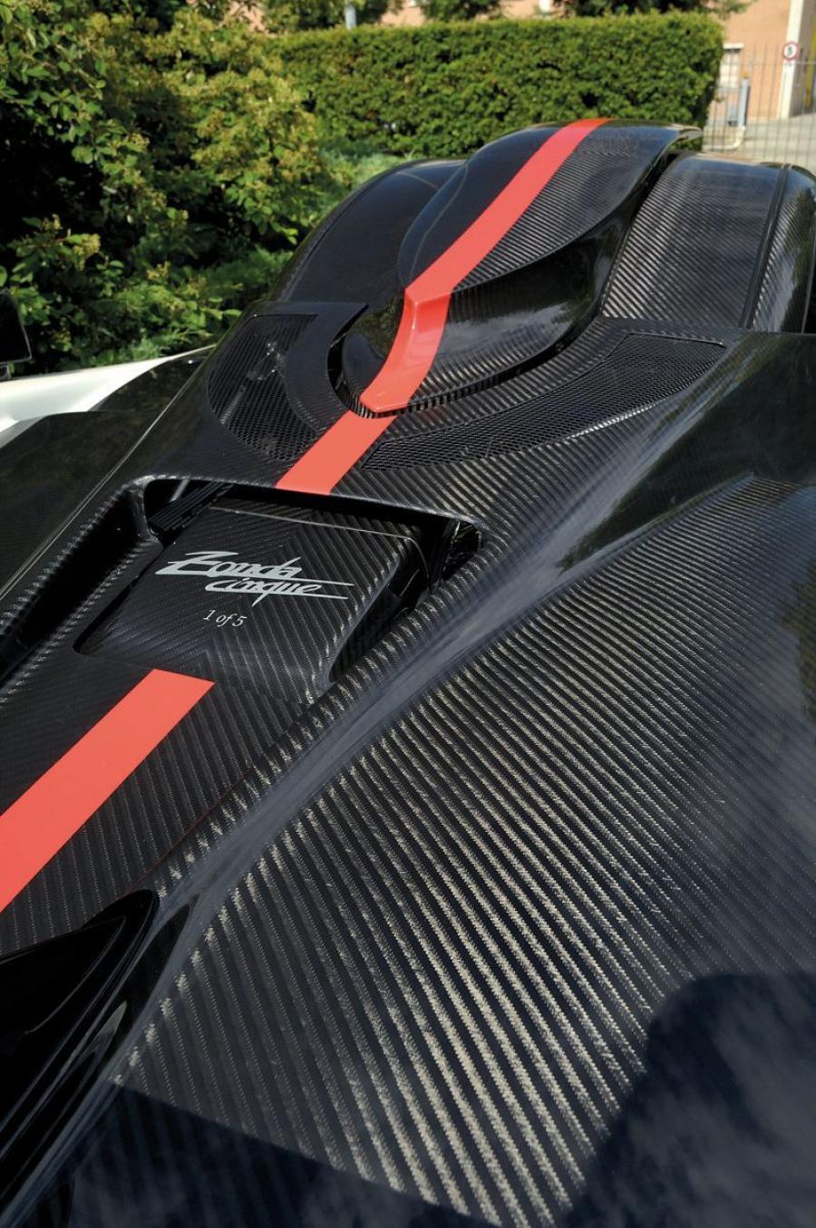 Детали экстерьера Pagani Zonda Cinque 2008 года  (фото 21 из 30)